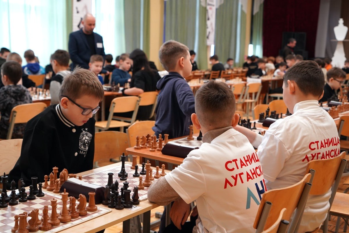 Юные шахматисты из Станицы Луганской показали высокий уровень мастерства на турнире в Удмуртии