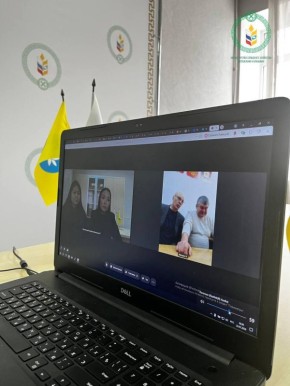 В рамках взаимодействия с Антрацитовским муниципальным округом начальник отдела Минсельхоза Калмыкии Мария Боваева обсудила текущее состояние агропромышленного комплекса и перспективы его дальнейшего развития с заместителем...