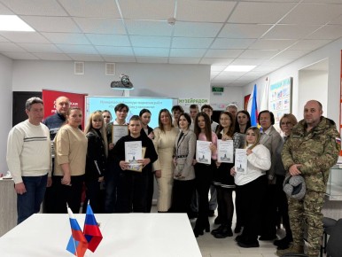 В день памяти 82-й годовщины освобождения Ленинграда от фашистской блокады в музее Меловского МО состоялось подведение итогов муниципального конкурса «Склоняем голову у монумента»