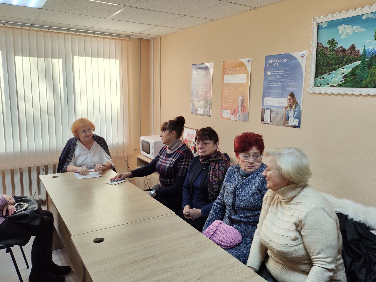 Как проводят время в центрах общения Соцфонда России по ЛНР