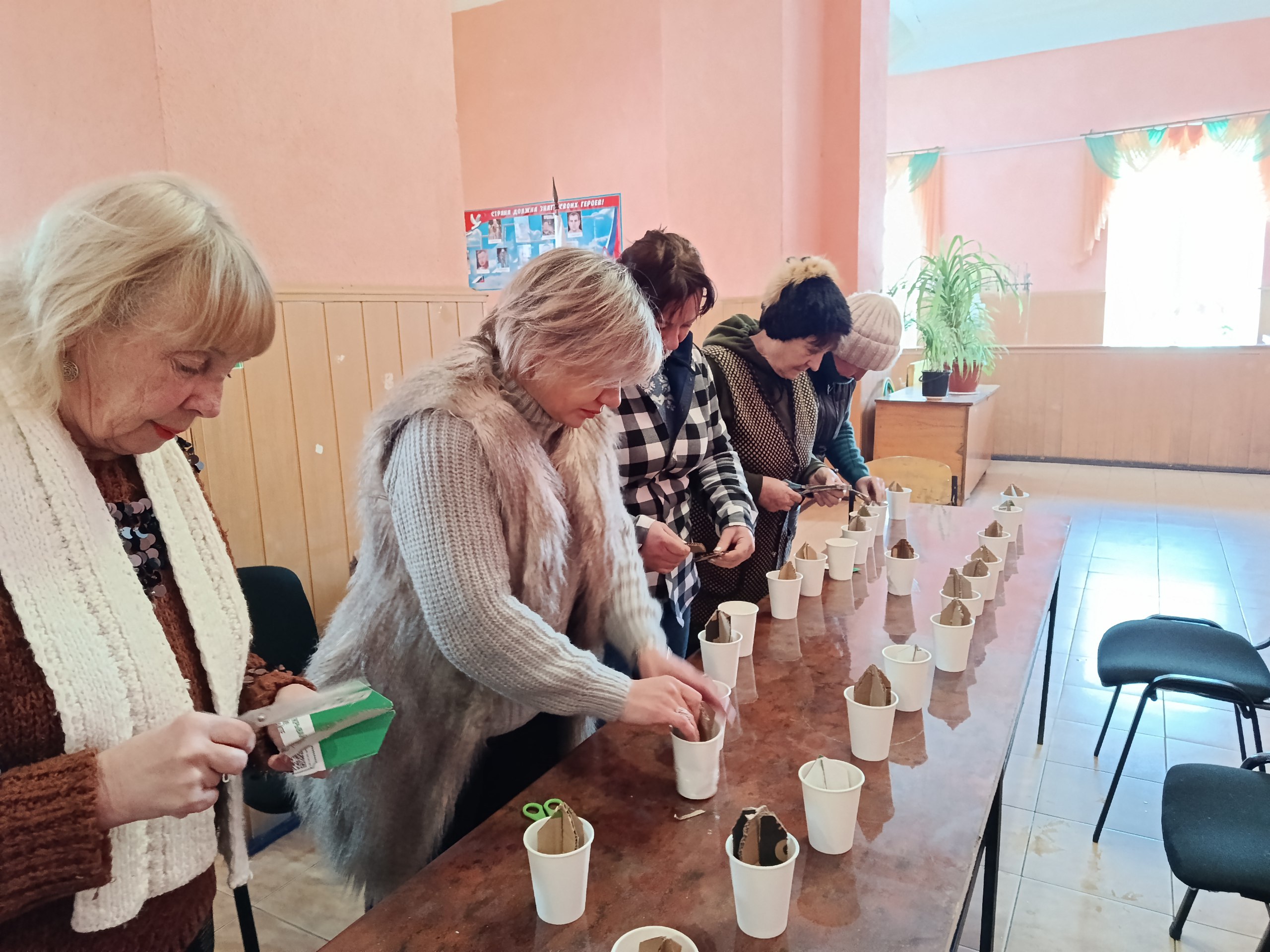 В рамках всероссийской акции «Окопная свеча» в Центре досуга «Дзержинец» волонтерами Добро