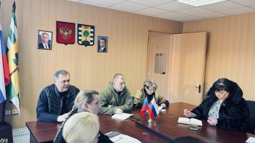 Врип главы администрации города Рубежное Евгений Шаталин совместно с первым заместителем главы Игорем Шмидтом и председателем Совета депутатов города Нелли Задиракой провели рабочее совещание с руководителями структурных...