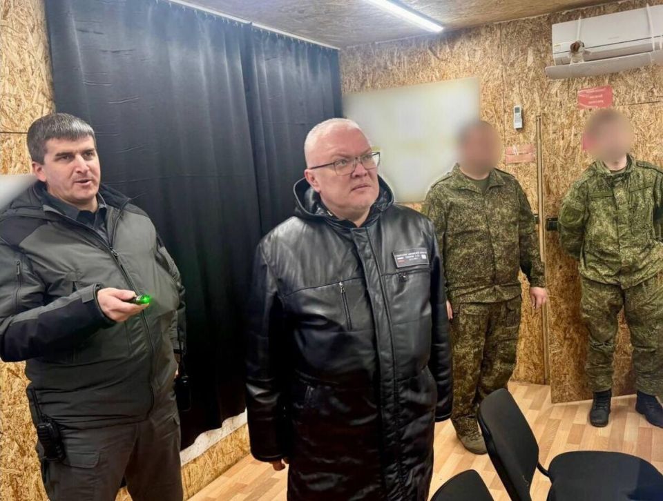 Кировский губернатор привез гуманитарный груз бойцам СВО