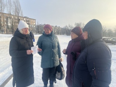 Сотрудники отдела жизнеобеспечения г. Вахрушево продолжают информационную работу с населением