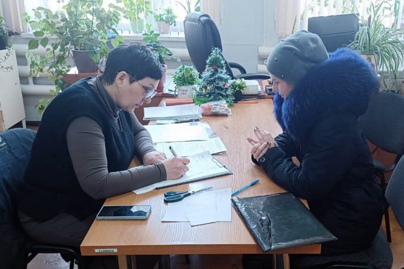 В пгт Шахтёрский состоялся приём граждан социальным координатором фонда «Защитники отечества»