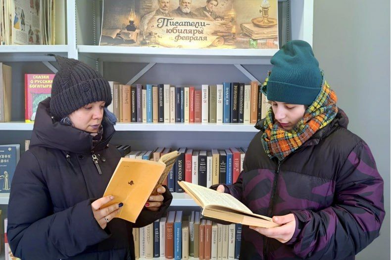 В Свердловской ЦГБ открылась выставка «Писатели-юбиляры февраля»