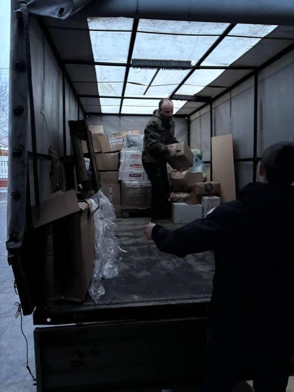 Волжские волонтеры передали гуманитарный груз для нужд детей Лисичанска