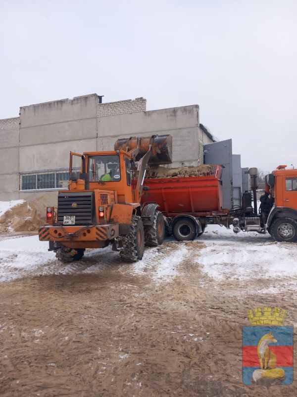 В Лисичанске ведутся мероприятия по уборке, расчистке и посыпке дорог после выпадения снега