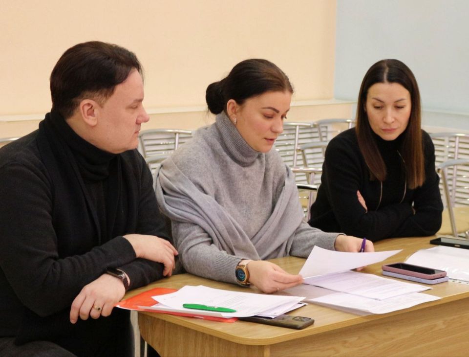 Художественно-экспертная комиссия при Минкультуры ЛНР приступила к плановой работе по рассмотрению заявок на организацию гастрольных и культурно-зрелищных мероприятий в текущем году