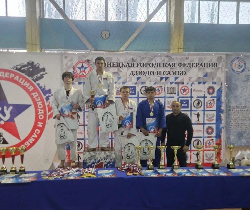 Стахановские дзюдоисты покоряют новые высоты!