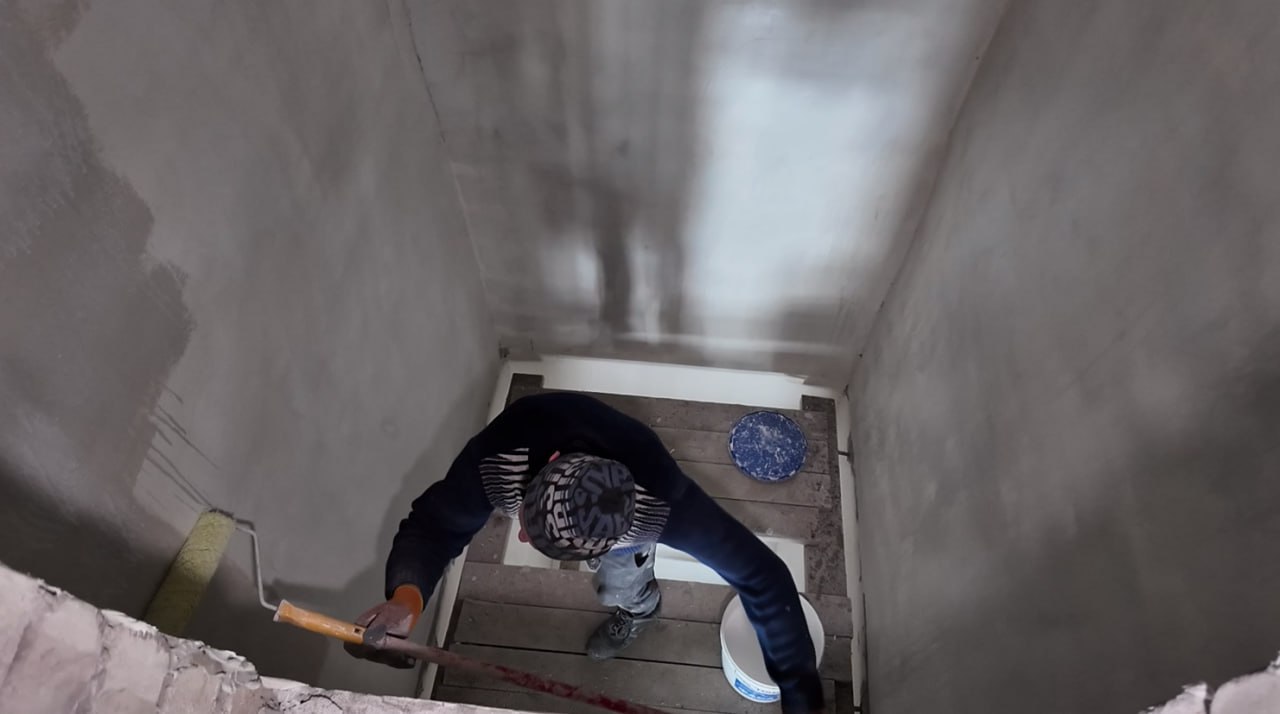 На Чкалова, 4 специалисты строительной компании «СТИЛЛ» в рамках спкциального инфраструктурного проекта продолжают подготовительные работы для дальнейшей установки нового лифтового оборудования