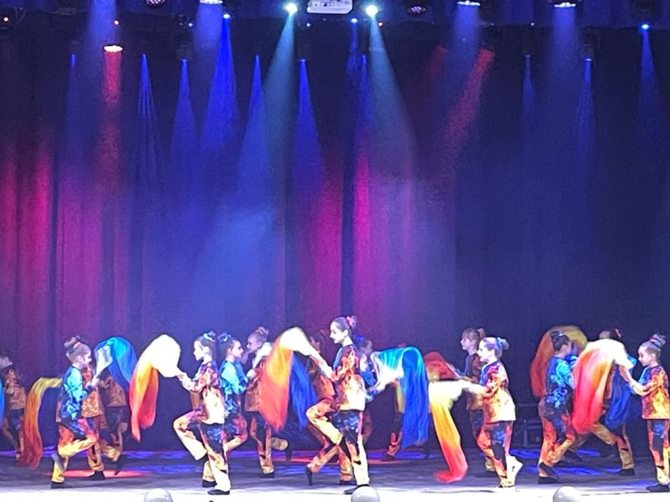 «Творить, нельзя закрыть!» — так называлась большая праздничная программа, посвящённая 50 - летию Суходольского Дворца Культуры им. О.Кошевого, которая прошла 7 февраля