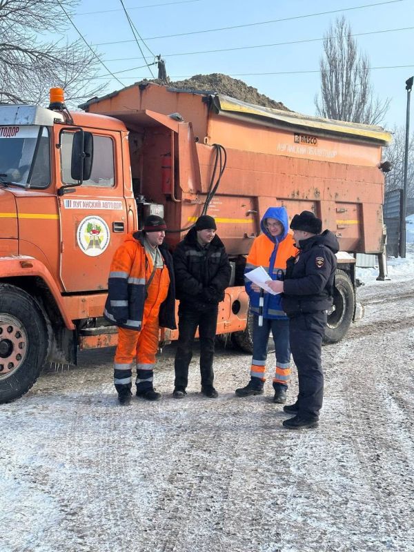 Автоинспекторы встретились с дорожниками для повышения безопасности на дорогах