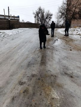 Осторожно: гололед!. Из-за резкого ухудшения погодных условий жители республики столкнулись с гололедом