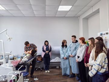 Школьники из Северодонецка побывали на экскурсии в стоматологической клинике