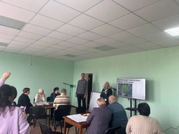 В селе Новая Астрахань Кременского МО, в рамках масштабного проекта по комплексному развитию территории, продолжается активная работа над созданием комфортной городской среды