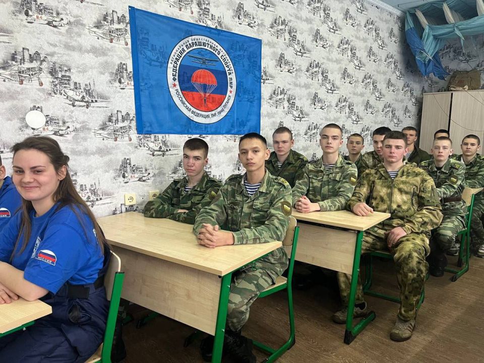 В ЛНР стартовал социально значимый проект «Крылья свободной России»