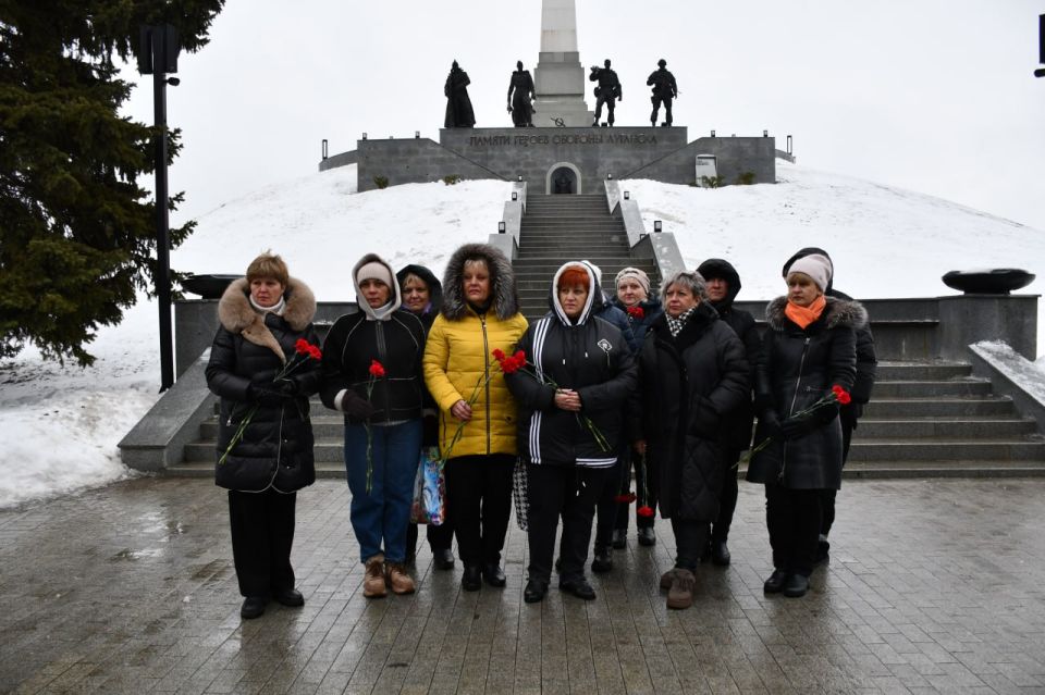 Константин Бутримов: Священный долг памяти: работники Лугамаша почтили подвиг освободителей Луганска