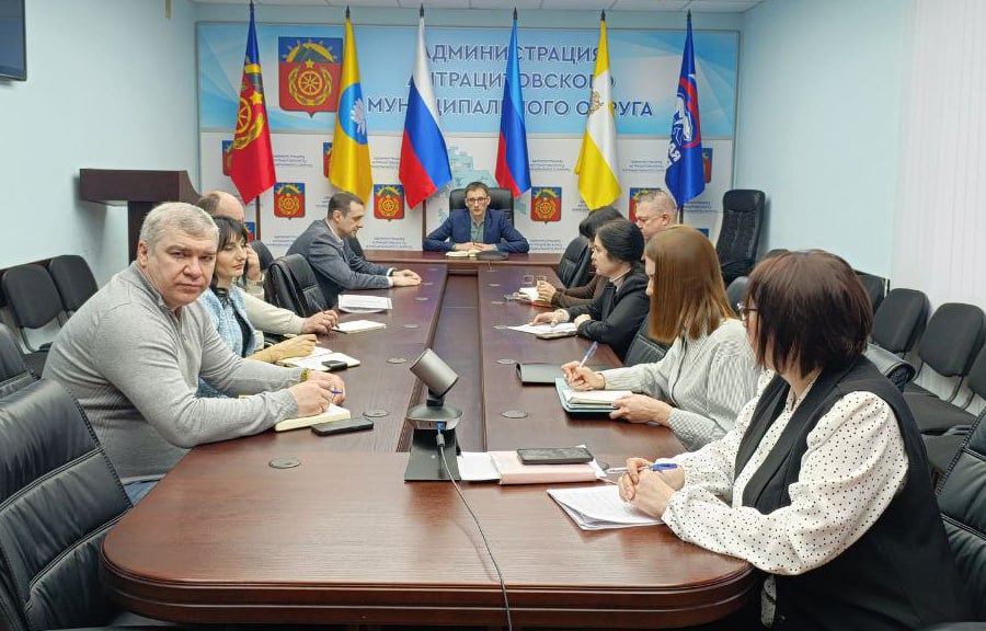 Начальник управления ЖКХ Администрации Сергей Сердюков провёл еженедельный приём граждан совместно с представителями коммунальных служб, муниципальных предприятий и руководителями учреждений округа