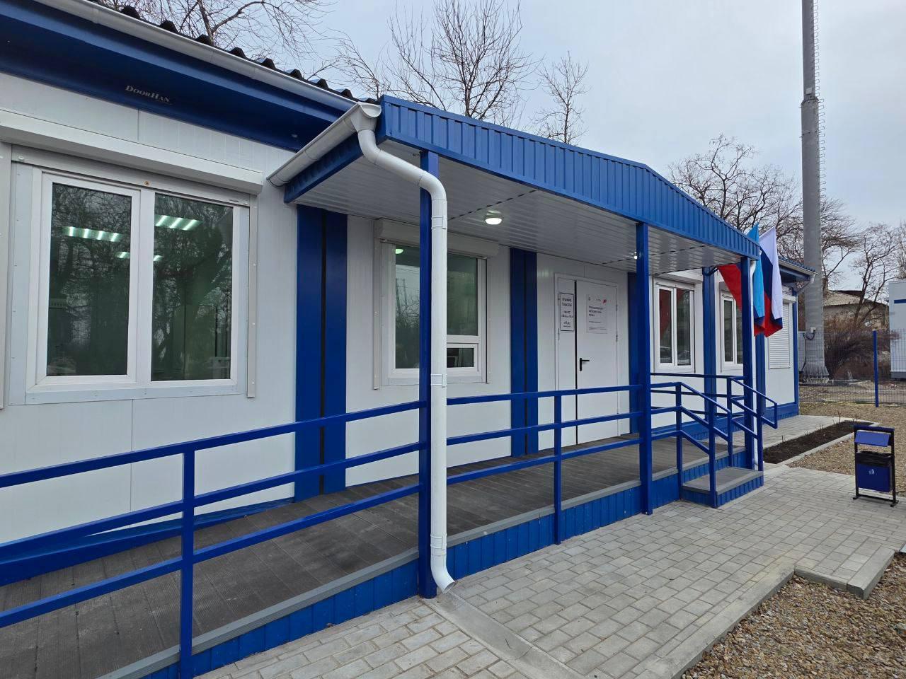 В пгт Северо-Гундоровский месяц назад открылся новый современный фельдшерско-акушерский пункт (ФАП), уже показавший хорошие результаты