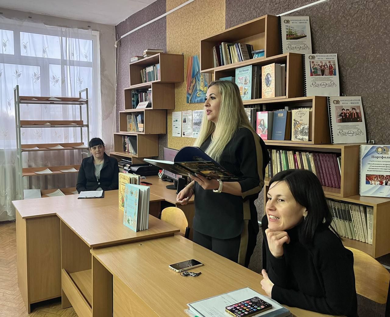 В Ровеньковском колледже ЛГПУ прошла увлекательная викторина "Сказки Пушкина", которая собрала любителей его творчества