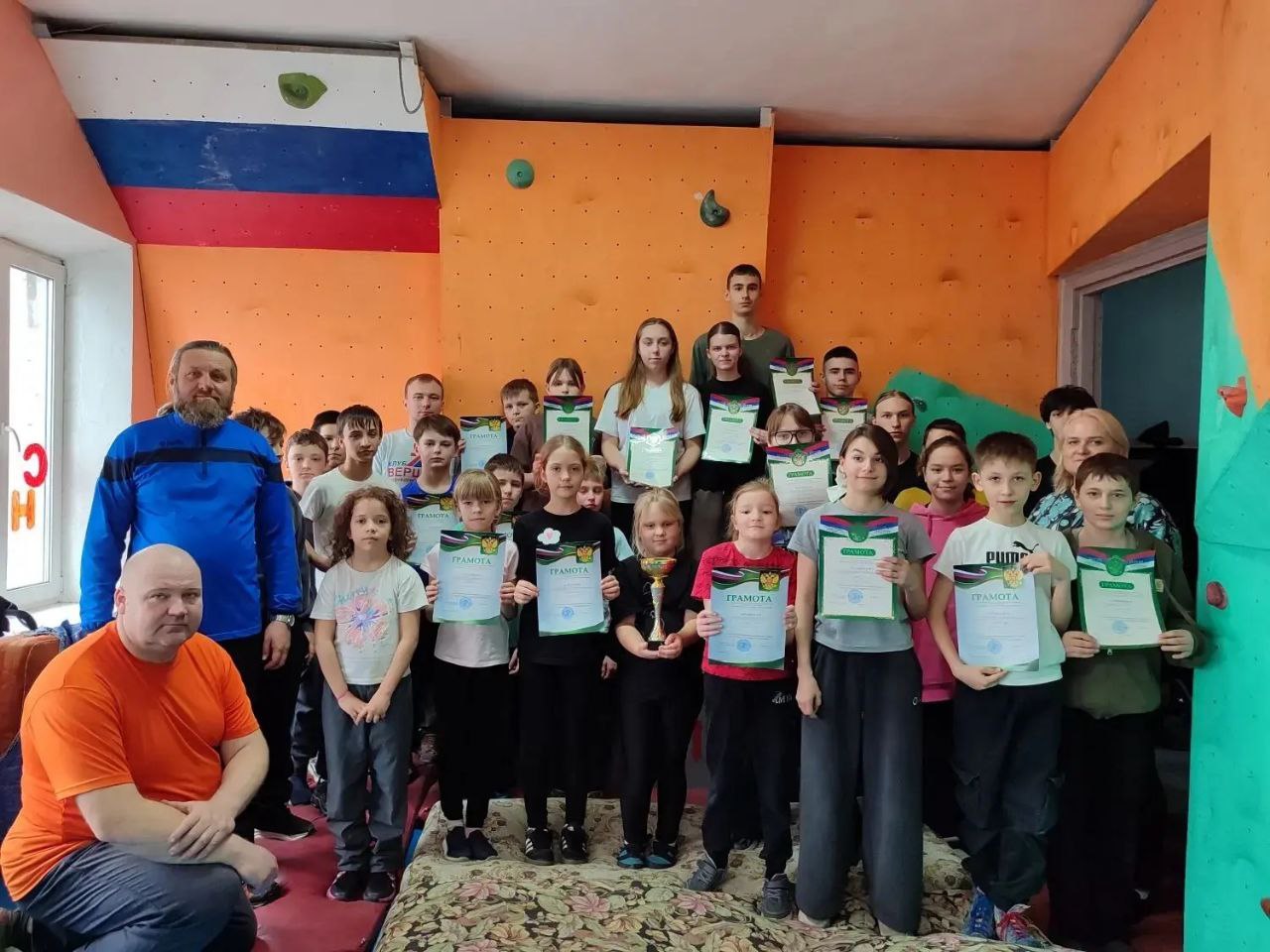 II этап Кубка памяти В. В. Гонтарева по боулдерингу прошёл в Ровеньковском центре детского, юношеского туризма и краеведения