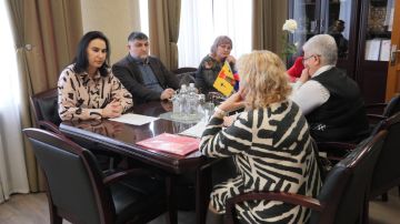 В Администрации Луганска прошла встреча с семьей погибшего участника СВО