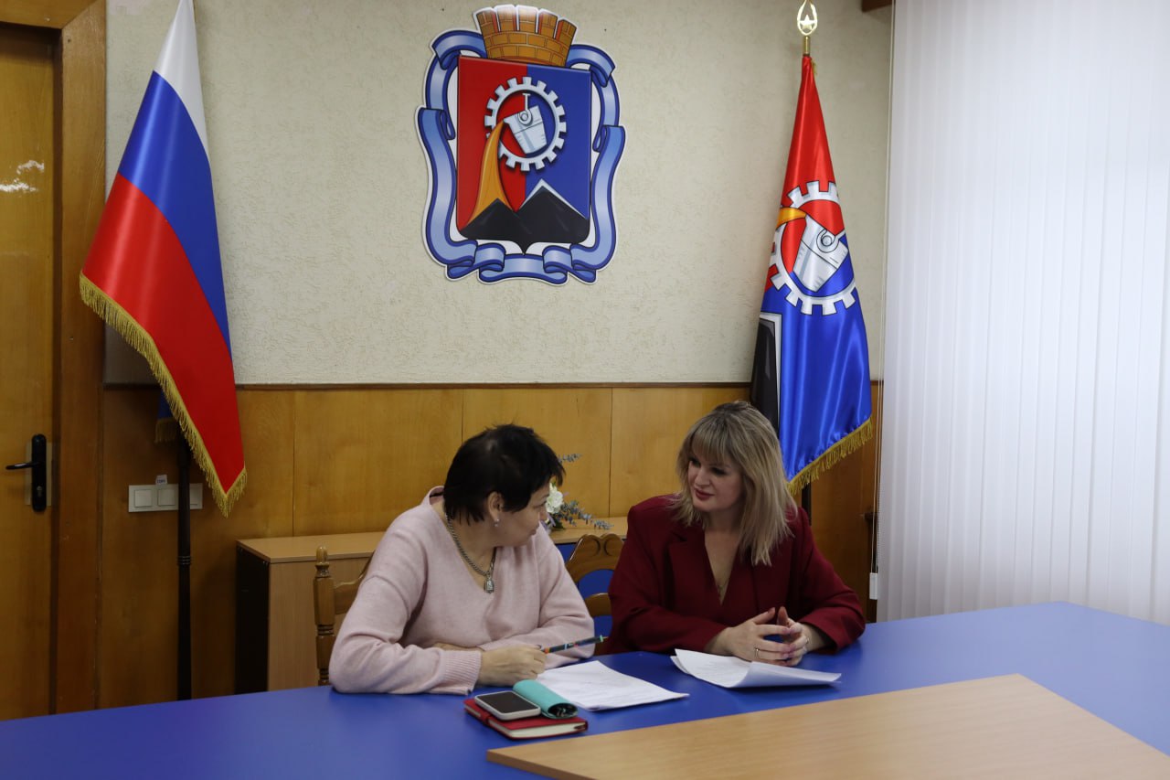 Наталия Жулинская: Провела рабочую встречу с главным врачом Стахановской центральной городской многопрофильной больницы Ириной Александровной Тартминой