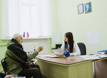 Секретарь Северодонецкого местного отделения партии "ЕДИНАЯ РОССИЯ" Яна Сылкина провела прием граждан