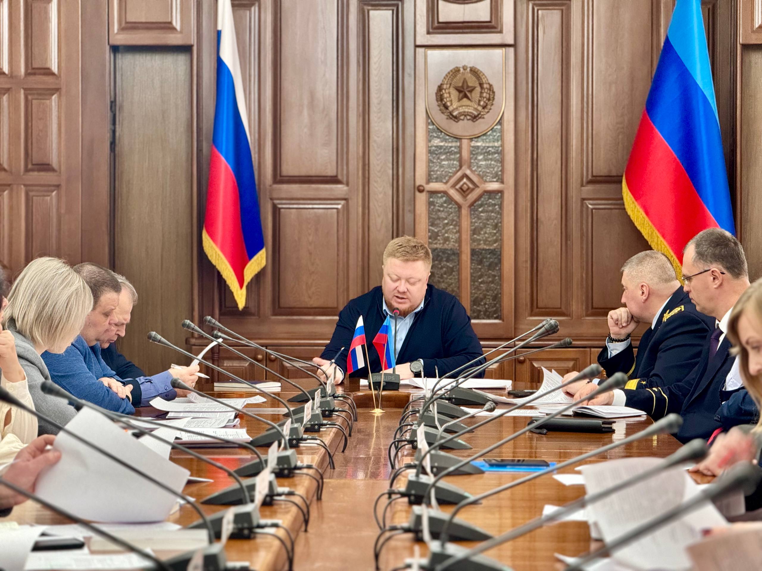 Иван Кусов: В настоящее время активно работаю над формированием межведомственных советов при Главе и Правительстве ЛНР