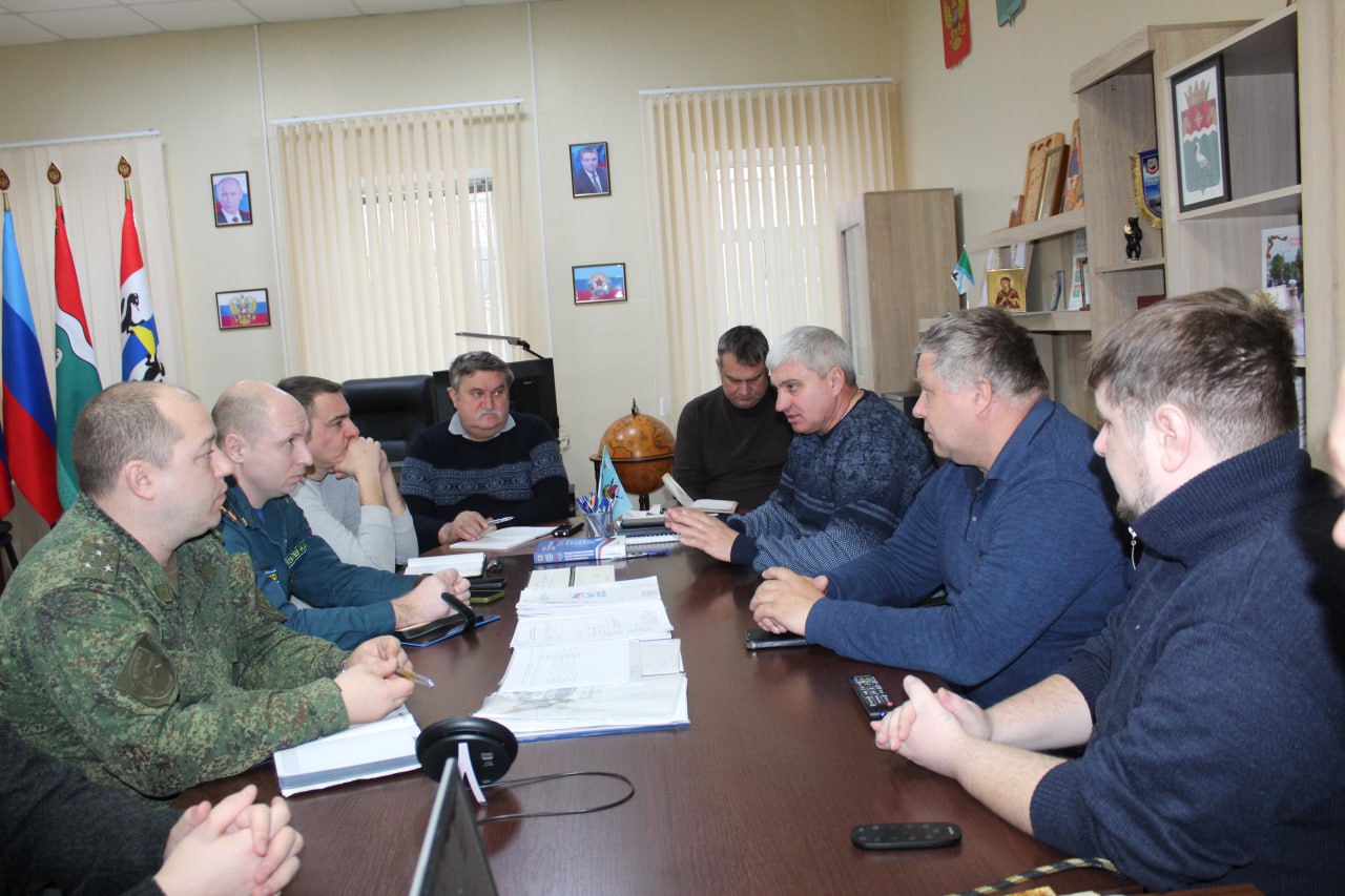 Виталий Коваленко: Провел заседание штаба по половодью на р. Деркул. Заслушал доклады руководителей служб о сложившейся ситуации на территории всего муниципального округа