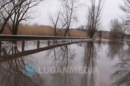 В Новопсковском районе из-за паводка перекрытыми оказались две дороги