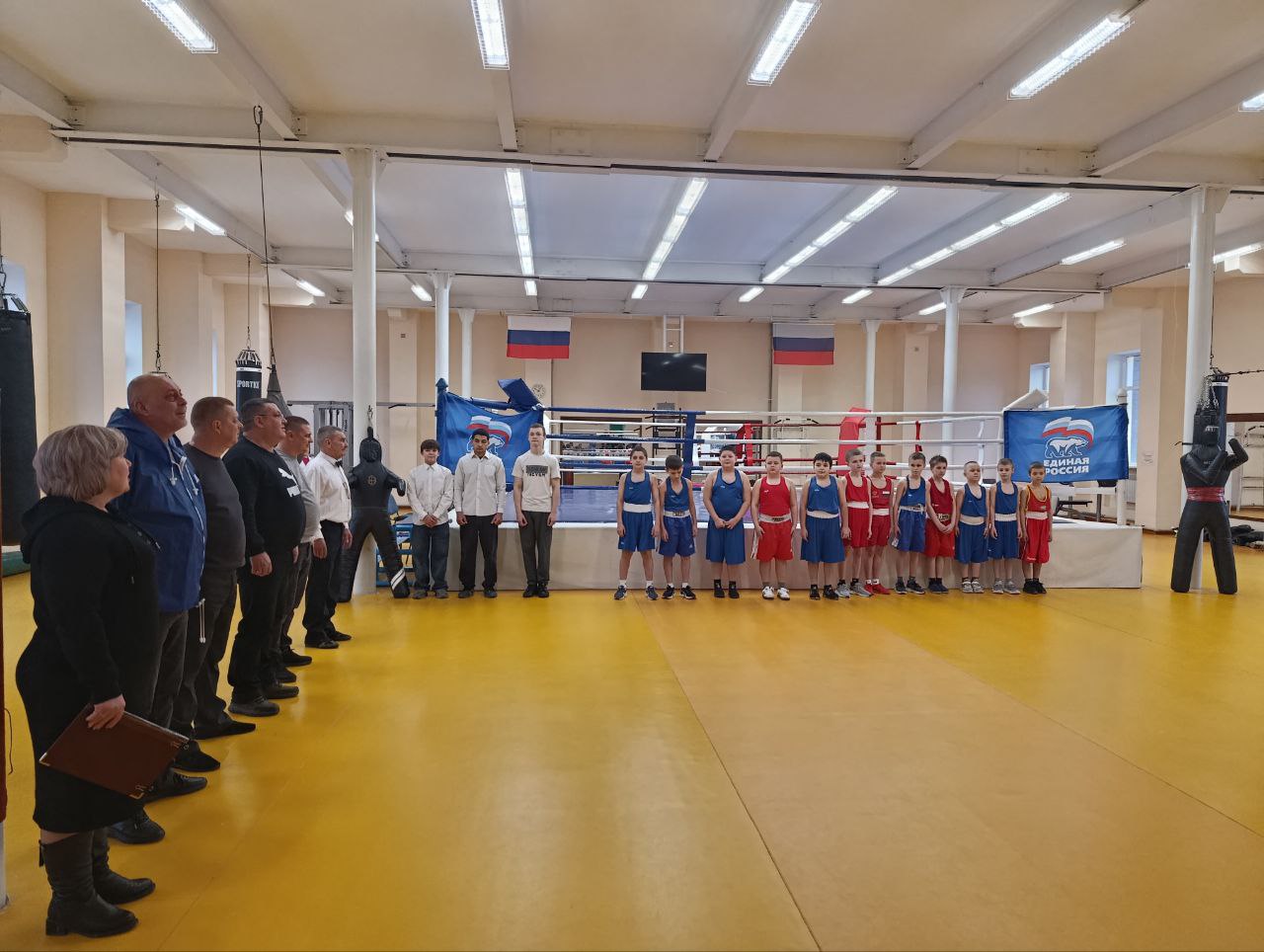 Сегодня в Северодонецкой спортивной школе №1 при поддержке отдела молодёжи и спорта Администрации города Северодонецка состоялось Первенство по боксу среди мальчиков до 12 лет и младше ко «Дню защитника Отечества»