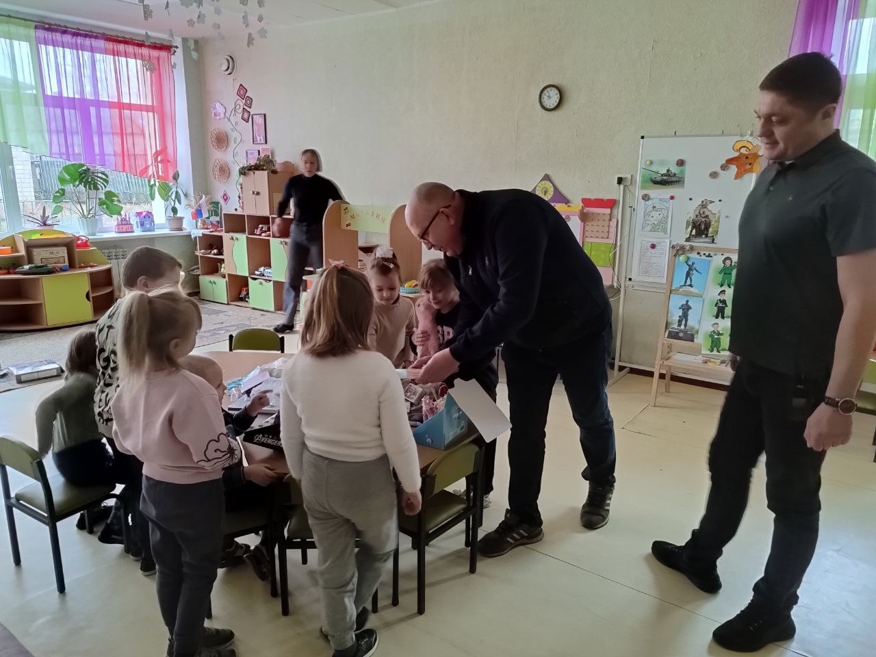 Вячеслав Третьяков: В преддверии Дня Защитника Отечества мой помощник Владимир Запорожец, а также мой Советник, начальник штаба станичного казачьего общества "Станица Кременная" Леонид Волков, приняли участие в замечательной...