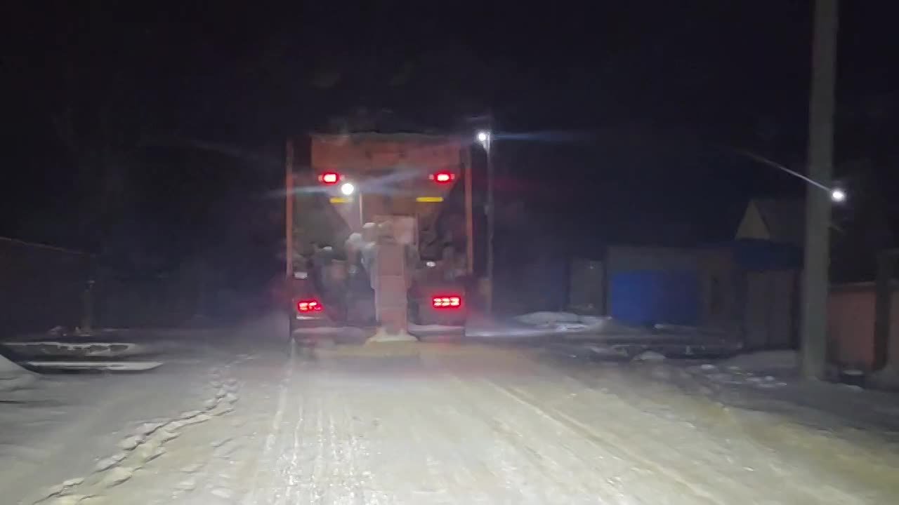 Андрей Рубанцов: В связи с изменением погодных условий (осадки в виде мокрого снега с дождём и ночным понижением температуры воздуха) по моему поручению, коммунальные службы городского округа переведены в усиленный режим...