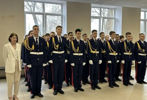 В ЛНР учащиеся кадетских классов СК России приняли торжественную клятву кадета