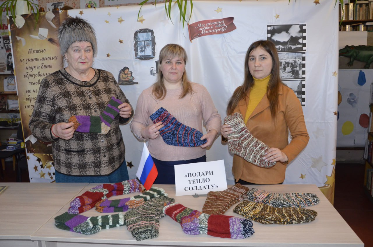 Алёна Лумеровская: Лутугинские единороссы передали бойцам СВО посылки с теплом и заботой