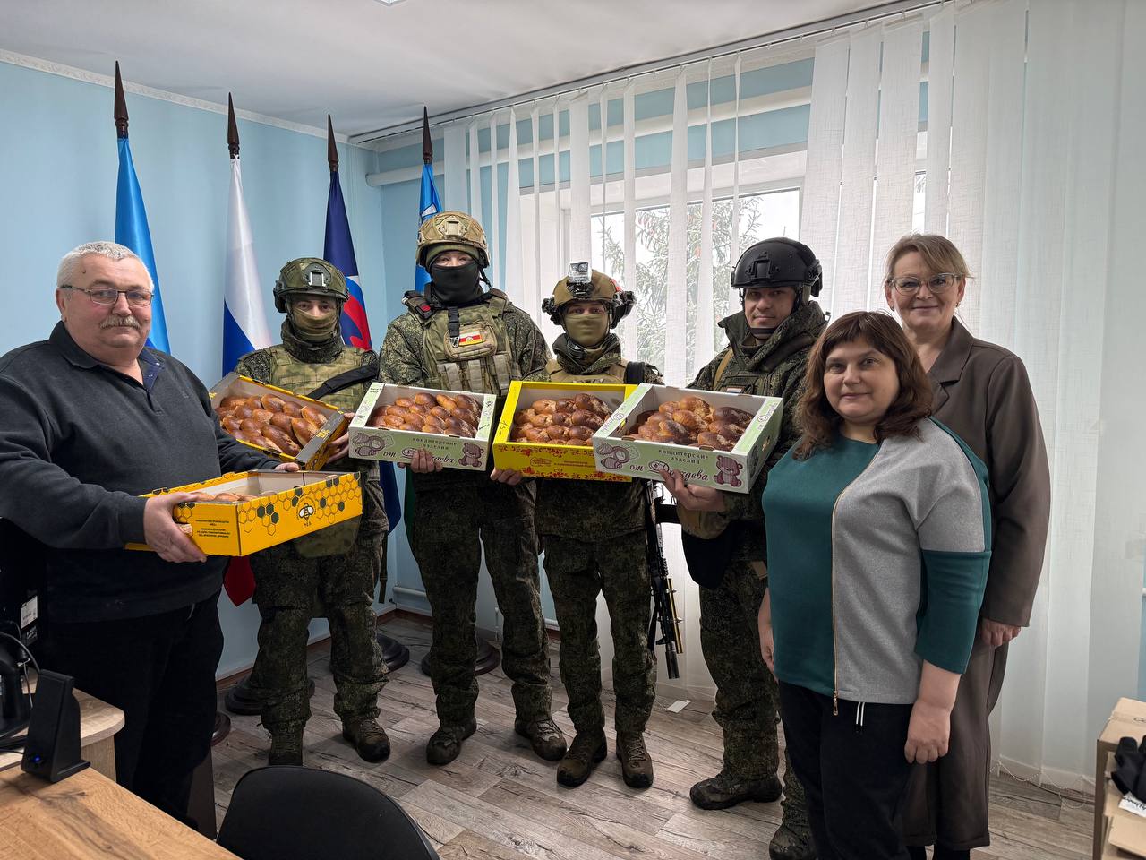 В преддверии Дня защитника Отечества, в Масленичную неделю, в Новопсковском муниципалитете единороссы поддержали акцию "Zащитникам с любовью"