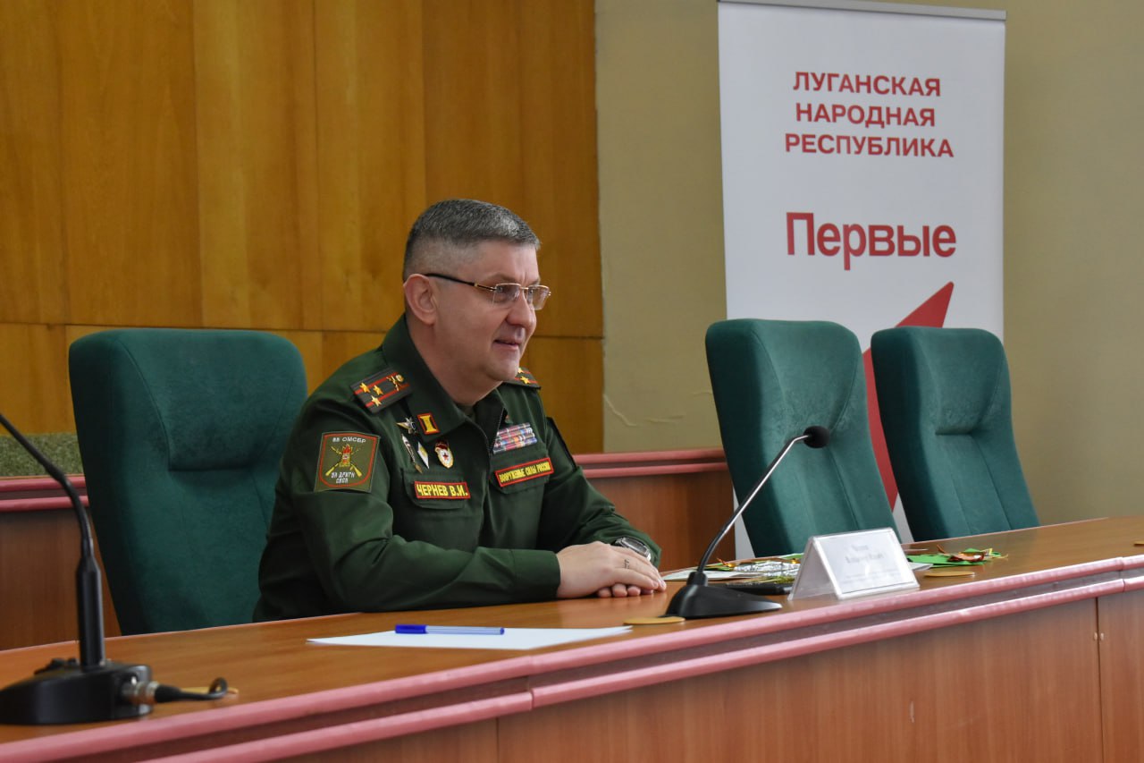 Владимир Чернев: Сегодня провёл встречу с активистами Движения Первых, приуроченную ко Дню защитника Отечества