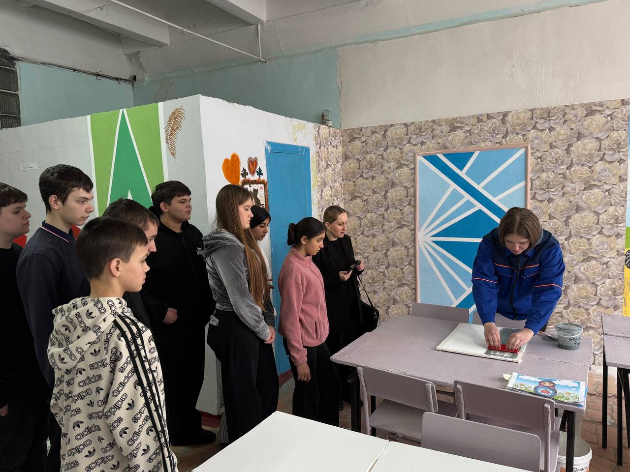 Ярмарку учебных рабочих мест провели в Лутугино