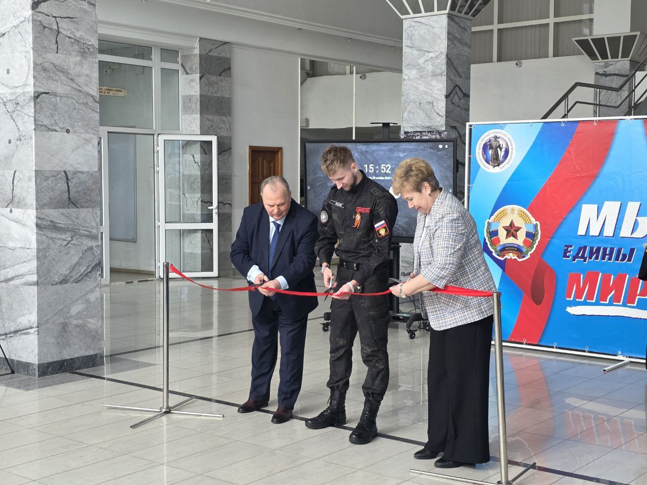 Ольга Бас: Сегодня с удовольствием присутствовала на открытии фотовыставки «За Донбасс», которая была приурочена к началу СВО