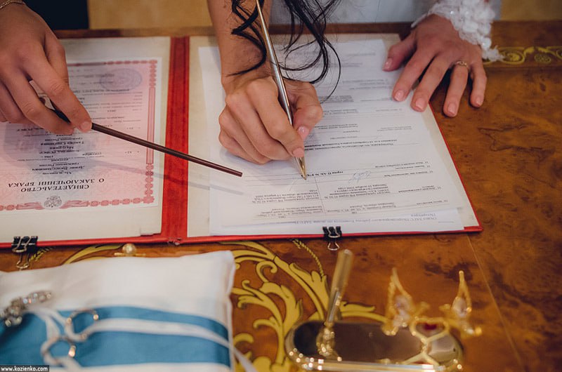 Минюст ЛНР опубликовал график работы ЗАГСов в праздничные дни