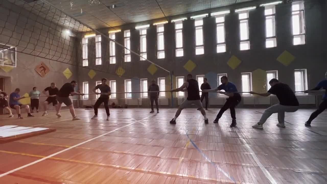 В спортивном комплексе Краснодонского факультета инженерии и менеджмента (филиал) ЛГУ им. В. Даля состоялись яркие соревнования по силовым видам спорта