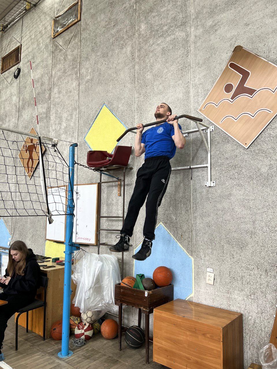 20 февраля на базе спортивного комплекса Краснодонского факультета инженерии и менеджмента (филиал) ЛГУ им. В. Даля состоялись традиционные соревнования, приуроченные ко Дню защитника Отечества, по силовым видам спорта