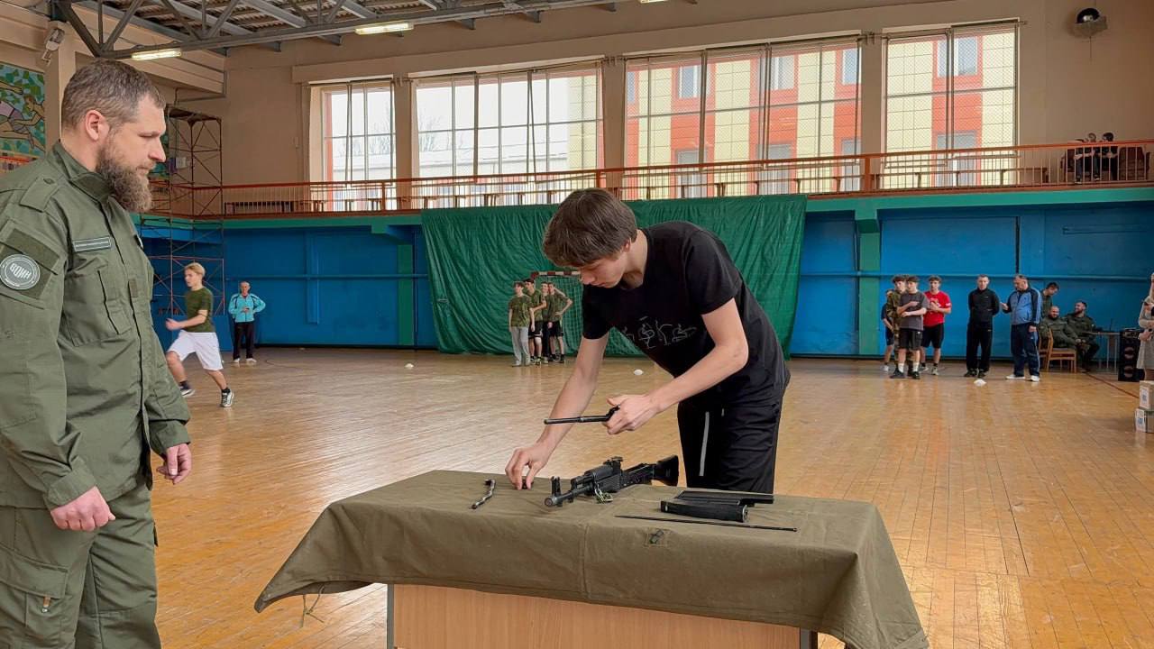 Юнармейцы Стаханова показали себя на "Суворовском зачете"!