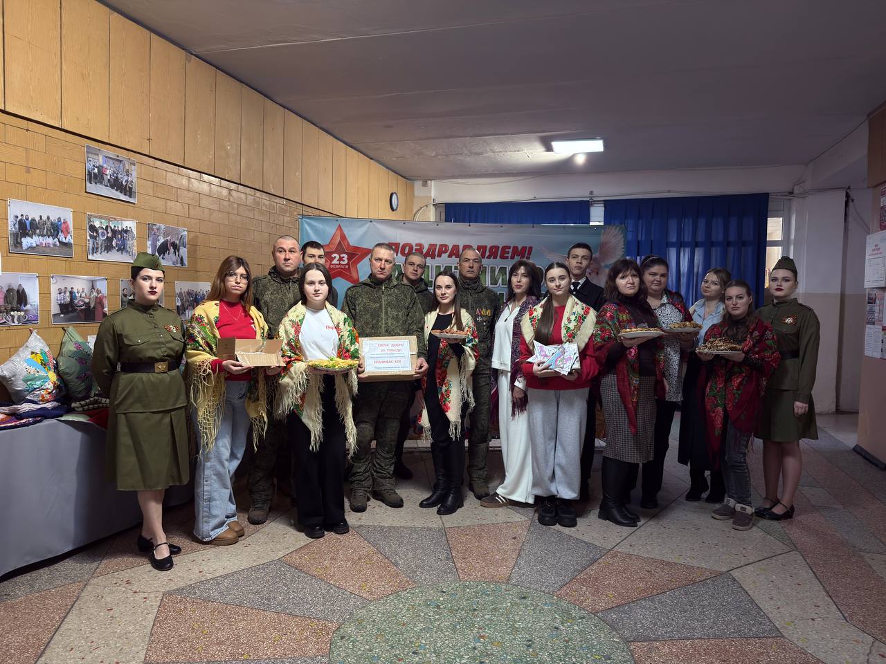 Молодежь Славяносербского округа поздравила наших защитников с Масленицей!