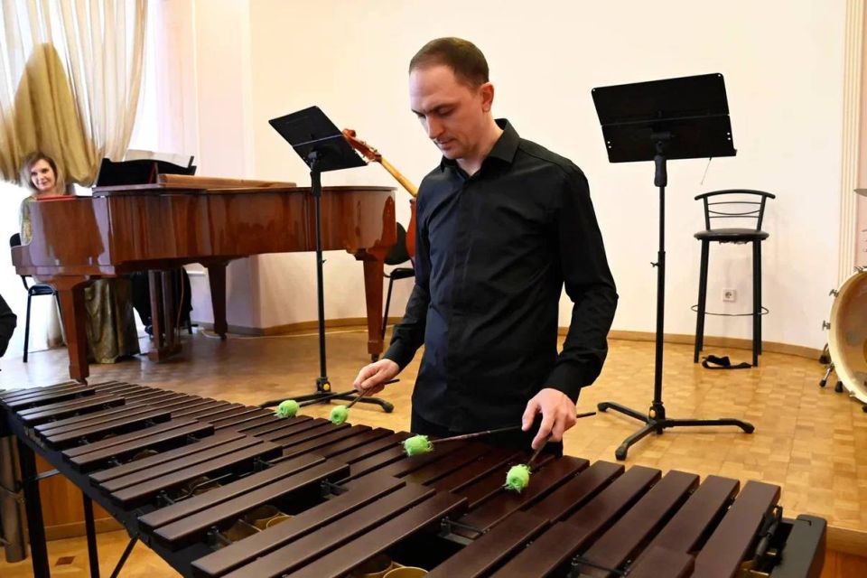 В Луганской филармонии состоялся концерт «Мир духовых и ударных. От классики до джаза»