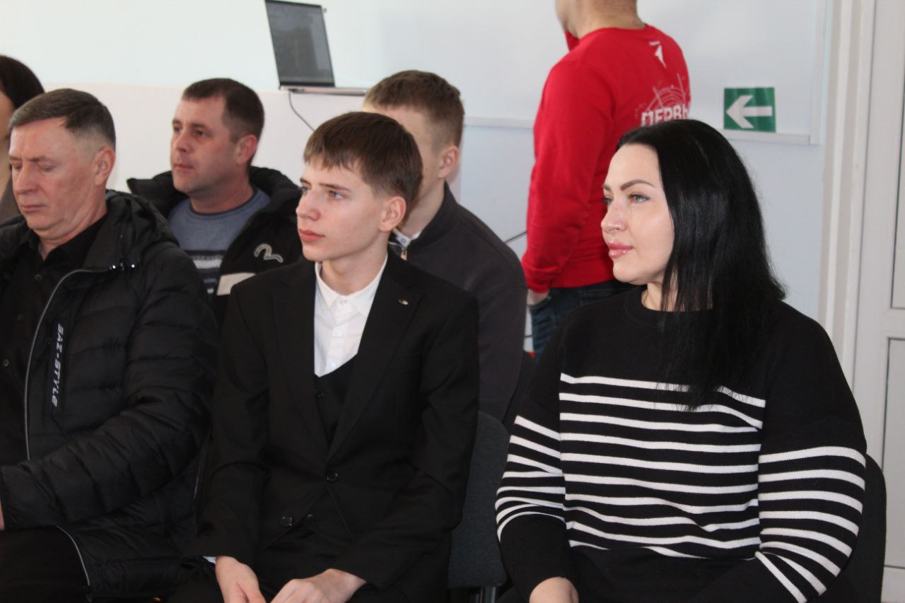 Юлия Кожухарь: Юным жителям Новопсковского муниципального округа вручили паспорта граждан Российской Федерации