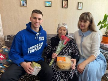 Продолжаются поздравления ветеранов с Днём защитника Отечества