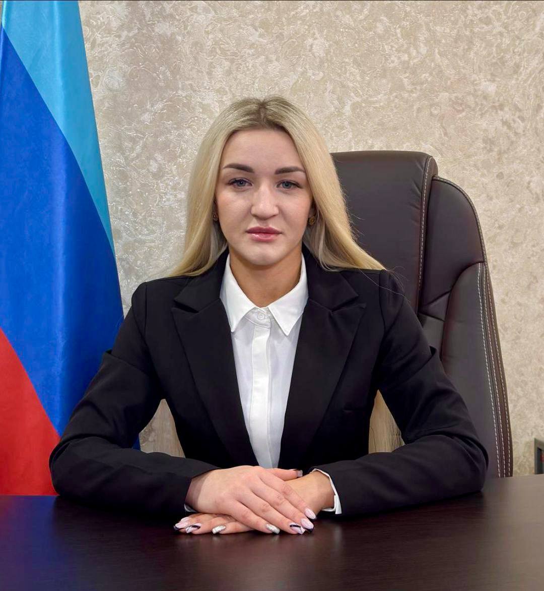 Уважаемые мужчины!. От всей души поздравляю вас с Днём защитника Отечества! Для всех нас это не просто дата в календаре, а праздник силы духа, верности долгу и настоящей мужской дружбы